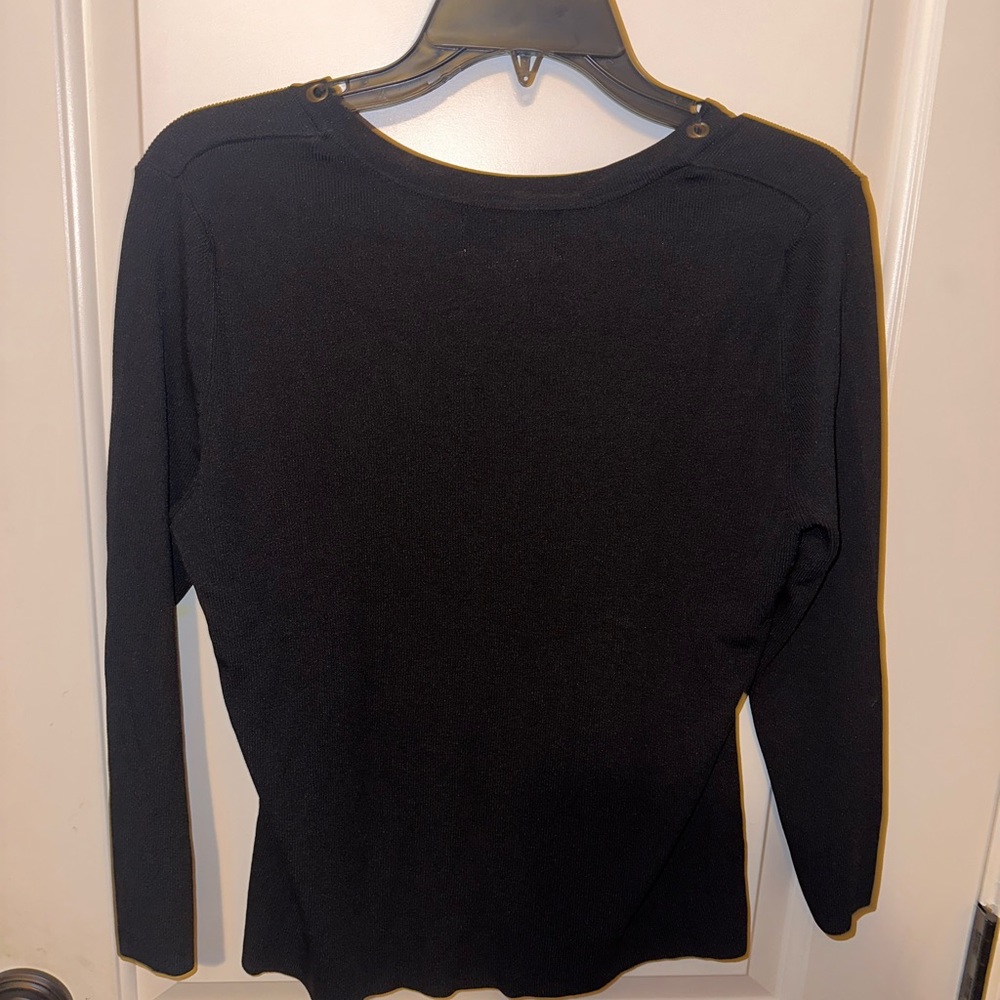 Black woman shirt with long sleeves